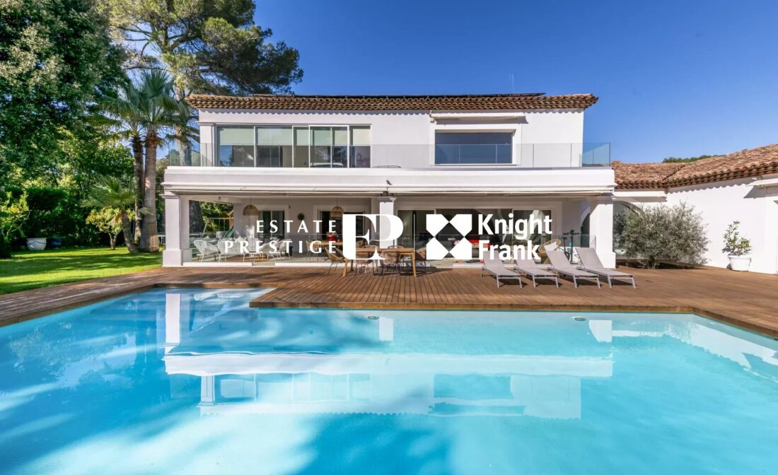 VALBONNE – Villa de prestige entièrement rénovée avec piscine et studio indépendant