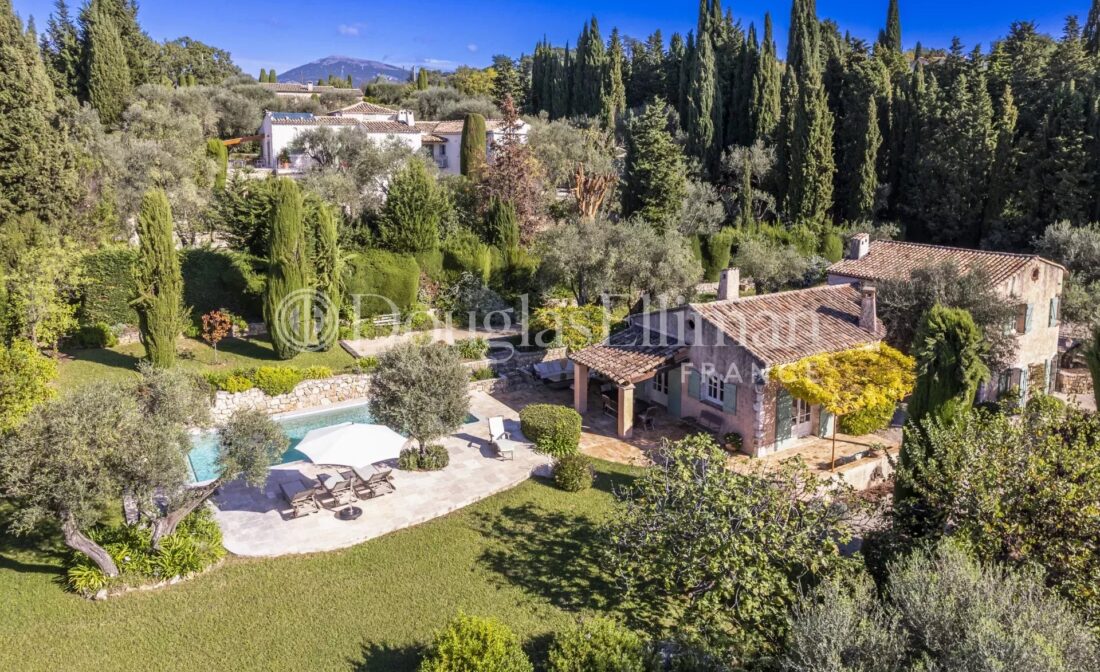 OPIO –  A Charming 4 bedroom villa with heated pool