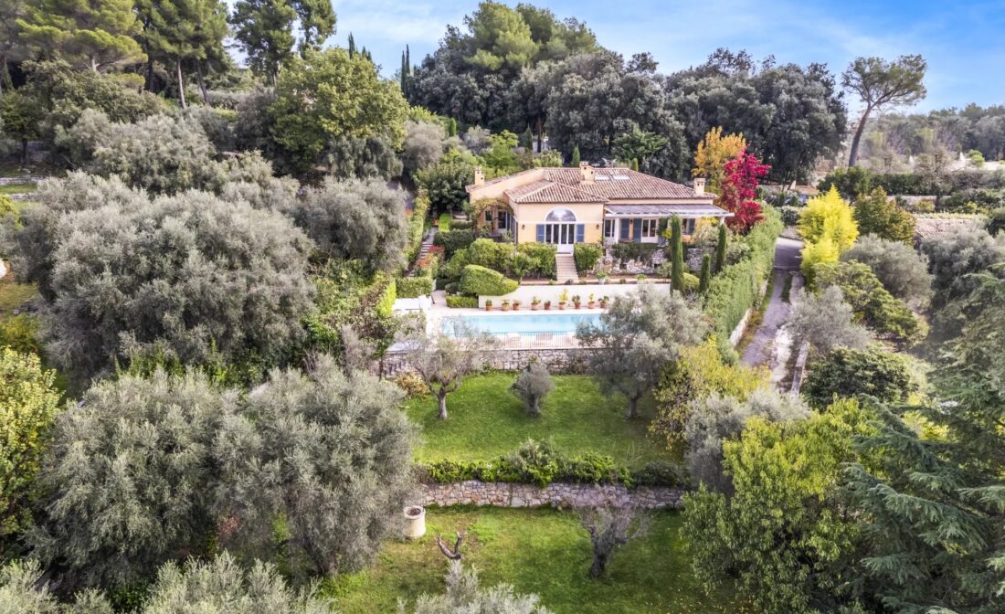 SAINT PAUL DE VENCE – Très belle villa avec vue mer panoramique