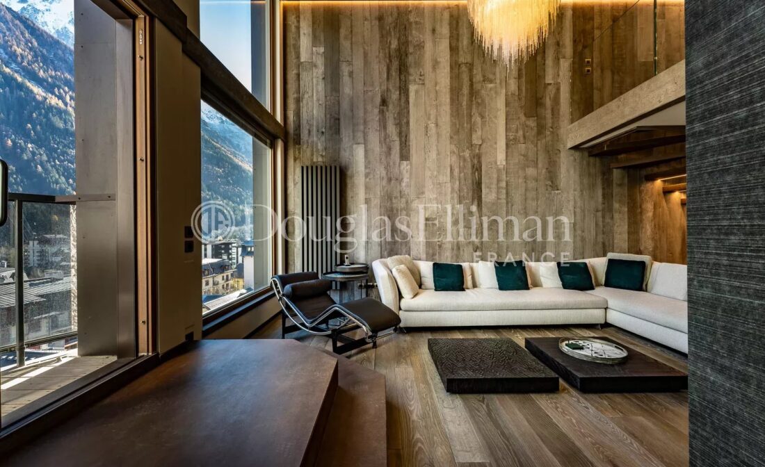 CHAMONIX – Un magnifique appartement penthouse en duplex en plein centre de Chamonix