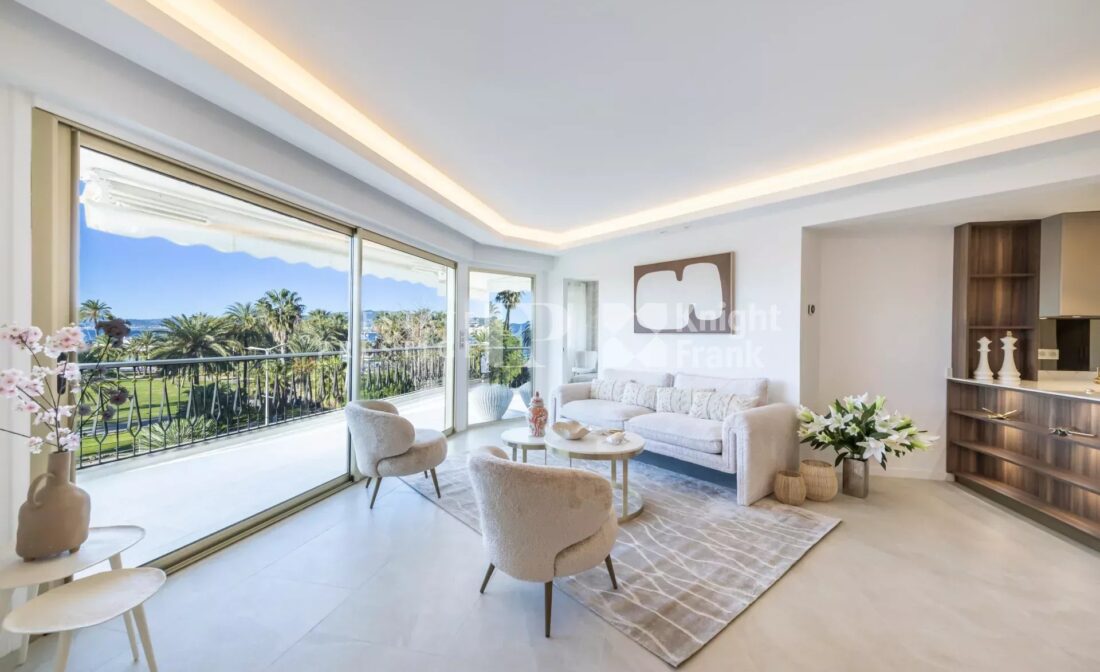 CANNES CROISETTE – Fully renovated 3-room apartment