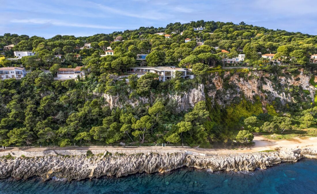 SAINT JEAN CAP FERRAT : Avec accès privatif à la mer!