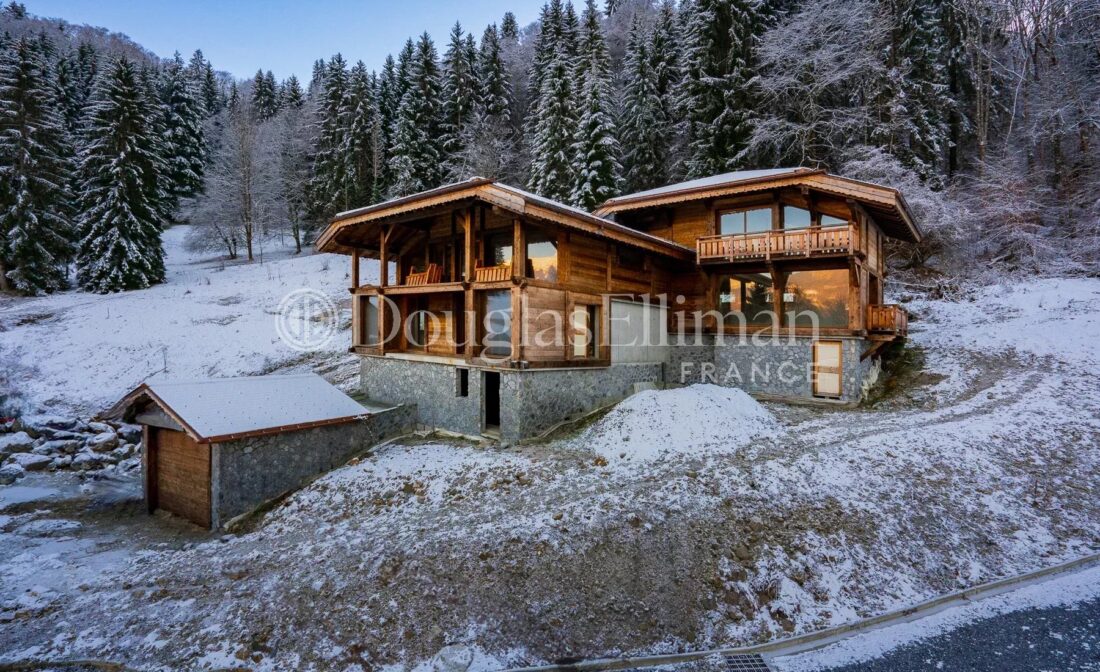 MORILLON – Chalet en partie bâti à achever à Morillon, Samoëns