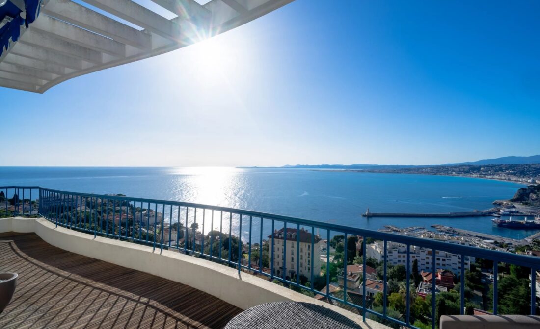NICE – Mont-Boron : Apartment with magnificent panoramic sea view