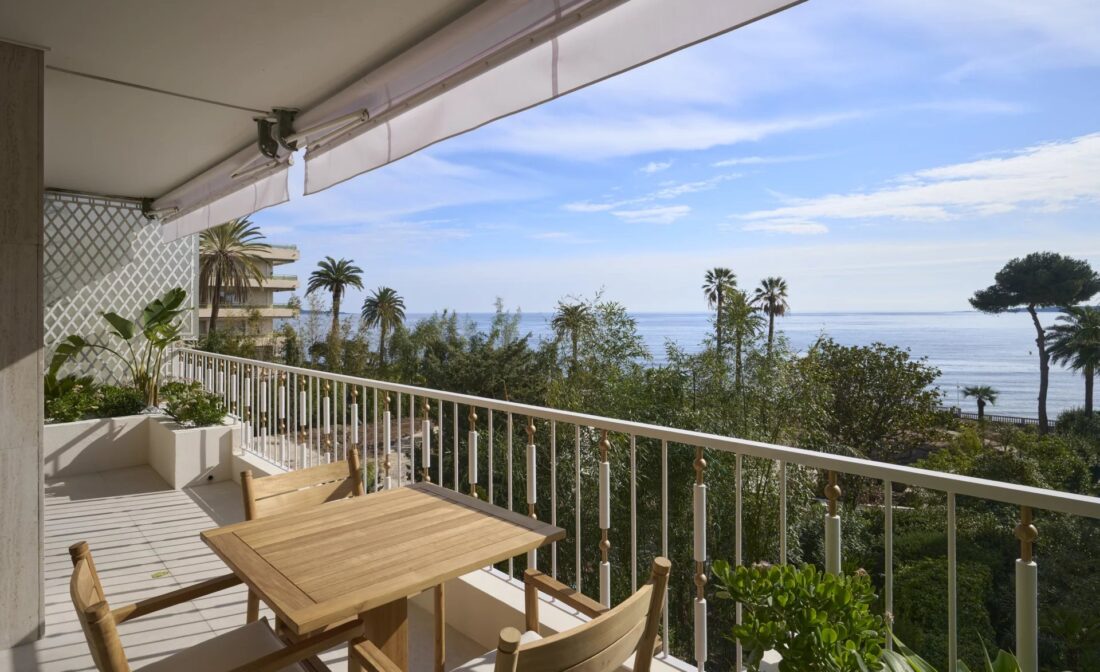 CANNES PALM BEACH – Accès direct Mer