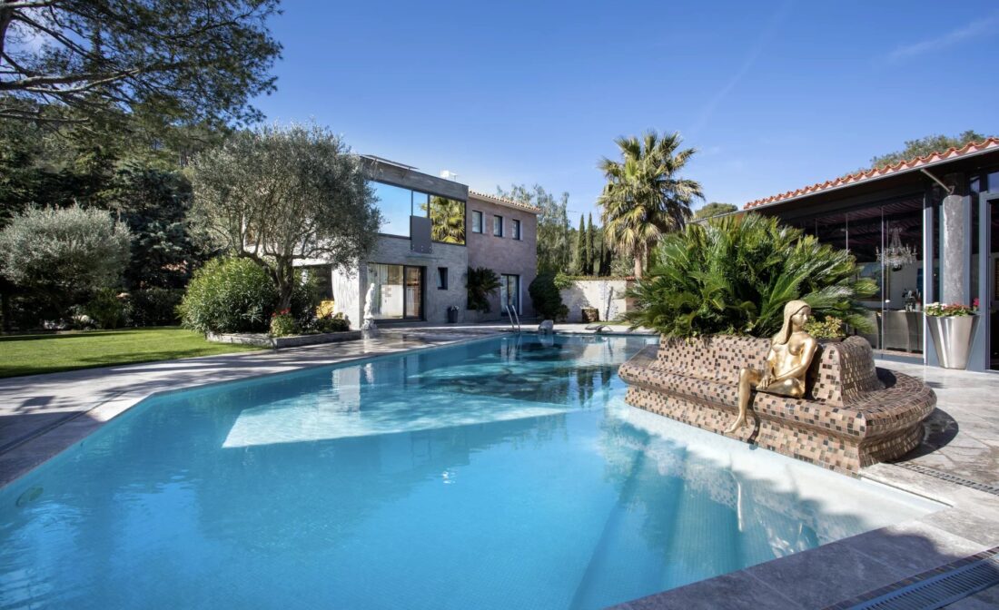 EZE – Proche Monaco : Deux villas sur un parc paysager de 4 300 m²
