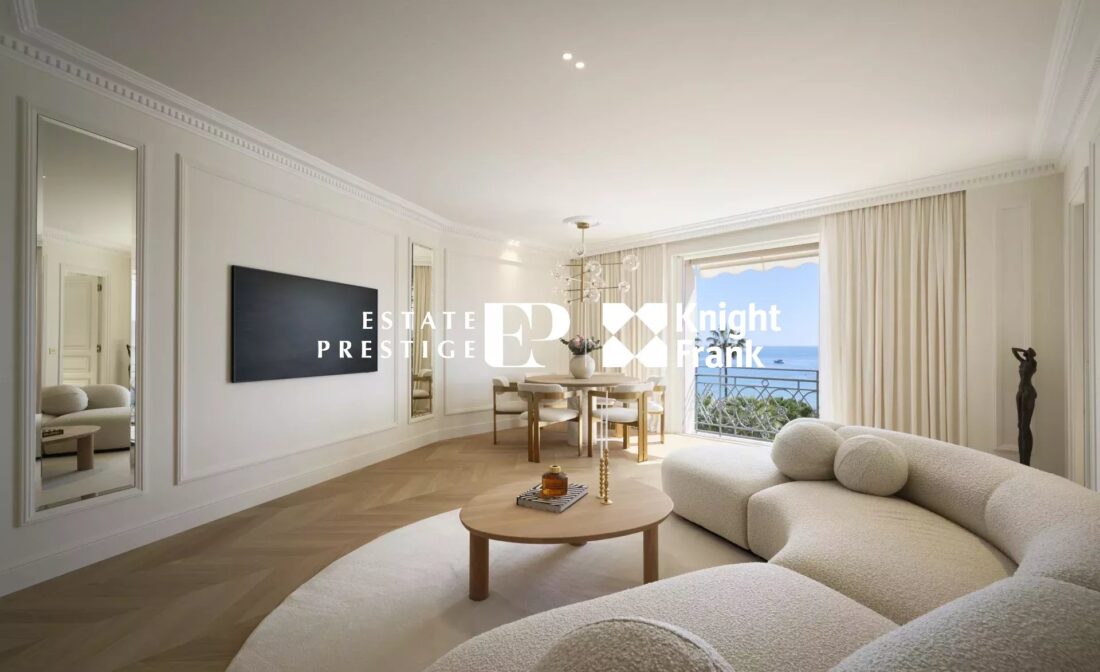 CANNES CROISETTE – Magnificent renovated 4-room apartment with sea view