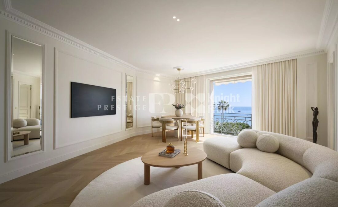 CANNES CROISETTE – Magnificent renovated 4-room apartment with sea view