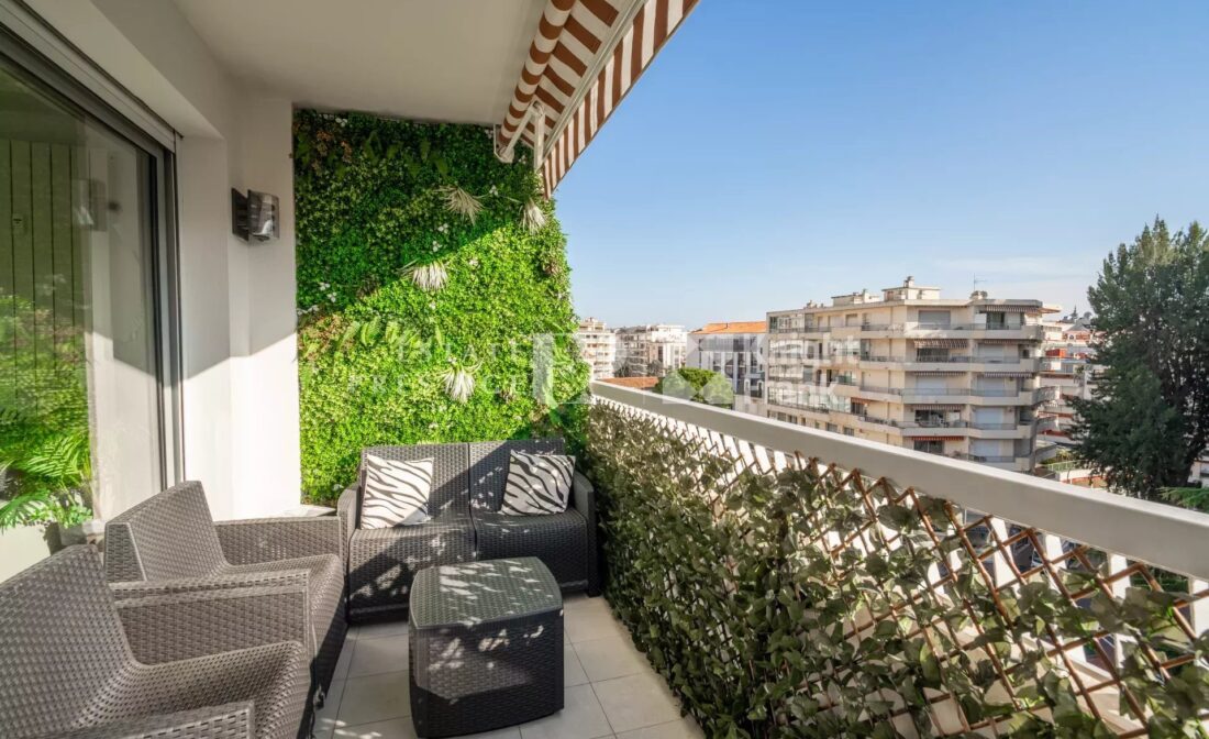 CANNES BANANE – 3 pièces avec terrasse d’angle