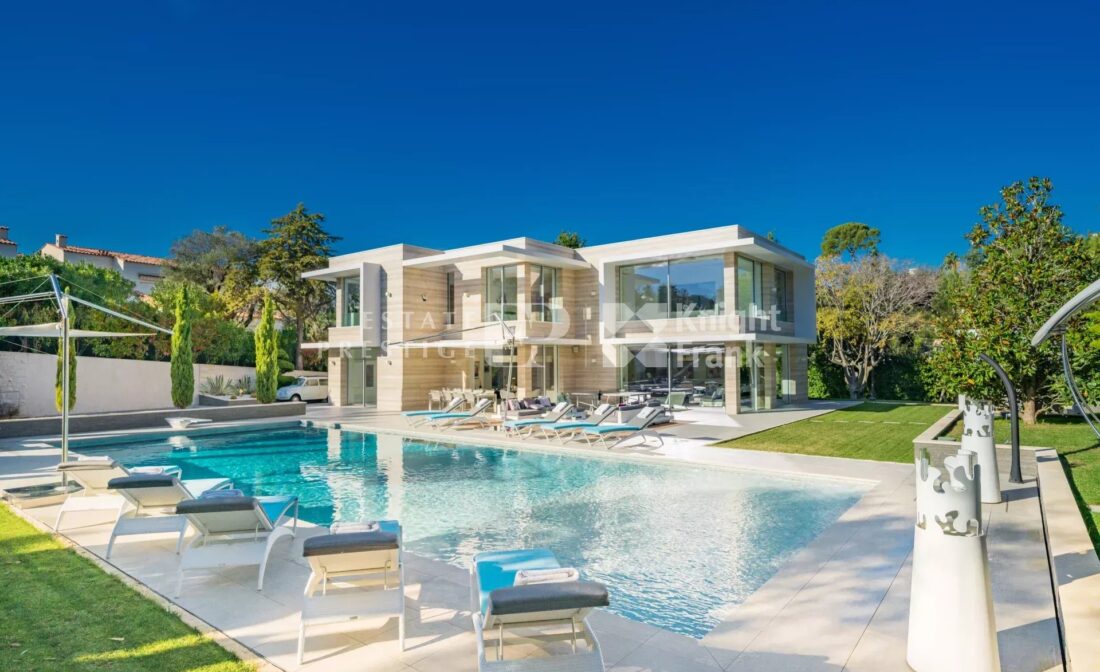 CAP D’ ANTIBES – Exceptional contemporary villa at Cap d’ Antibes