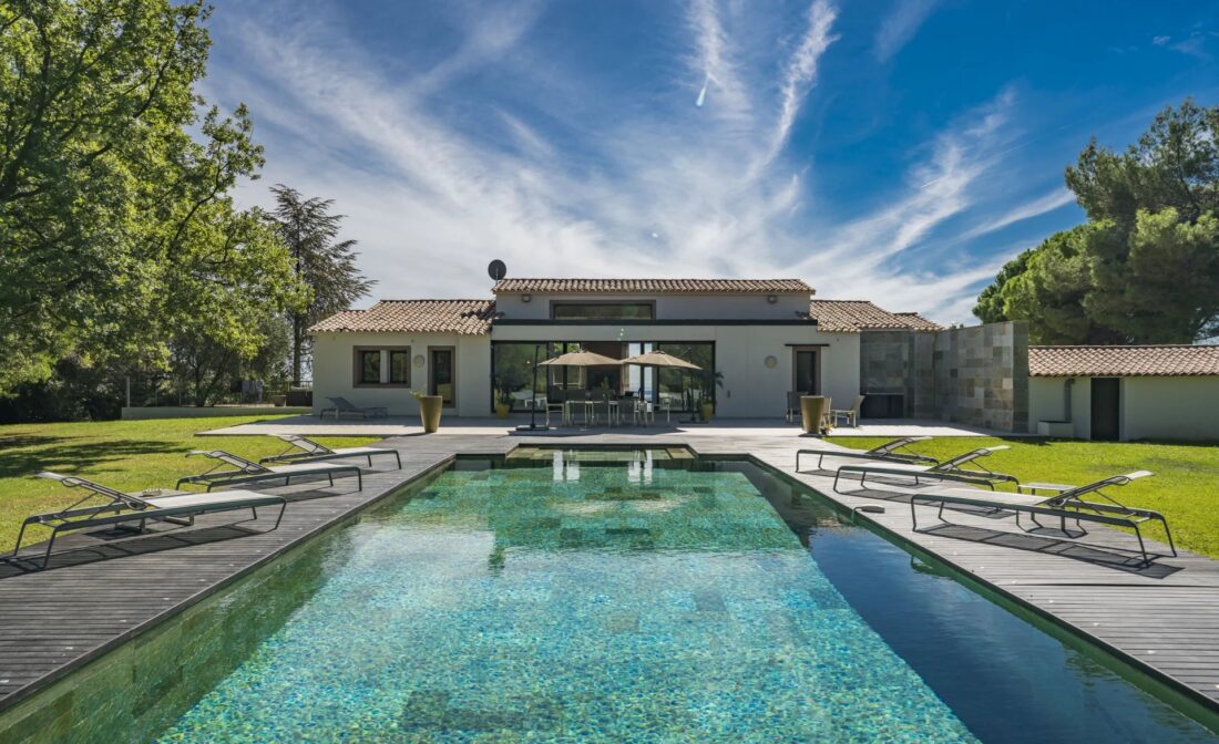 SAINT PAUL DE VENCE : Une magnifique Villa Contemporaine