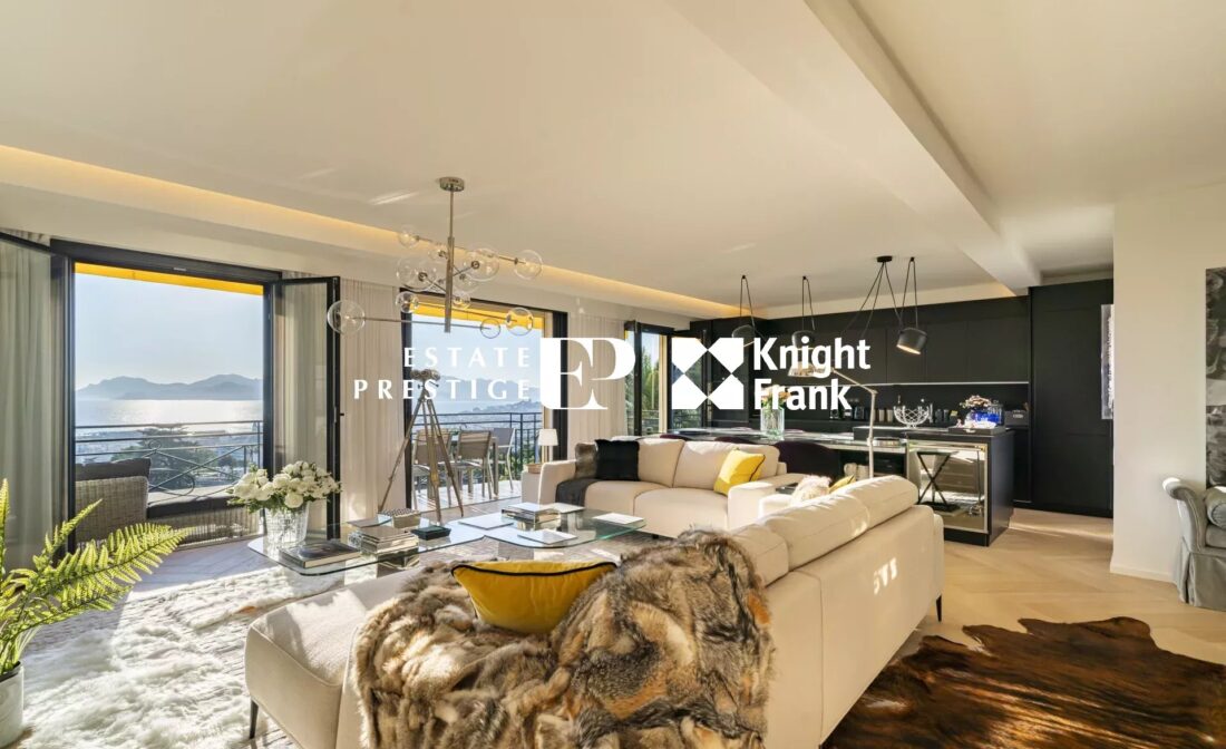CANNES CALIFORNIE – Rare 5 bedrooms apartment with panoramic sea views