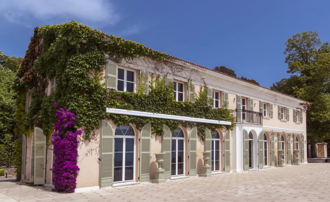 Villefranche-sur-mer : exceptionnel domaine de 3 HA avec piste d’hélicoptère