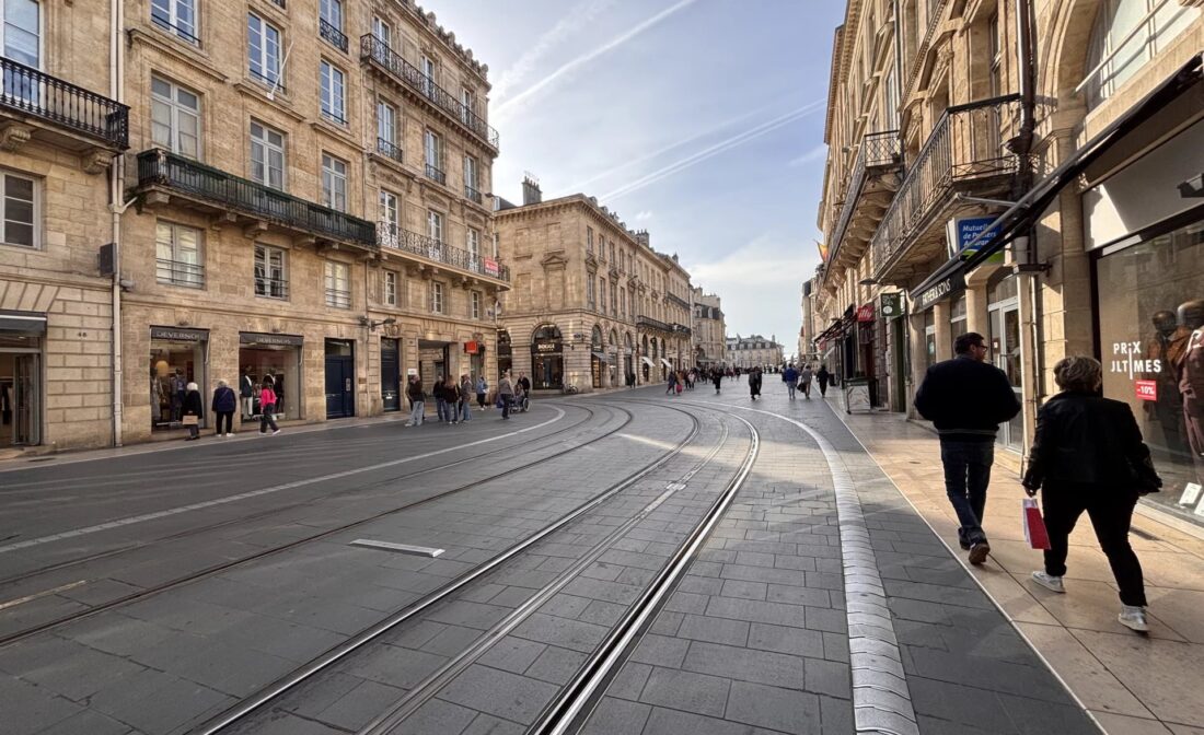 BORDEAUX – Charming Bordeaux apartment