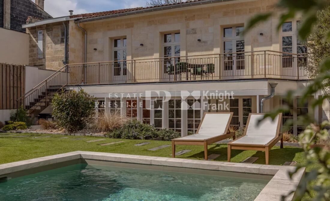 BORDEAUX – Maison familiale avec jardin et piscine à Caudéran