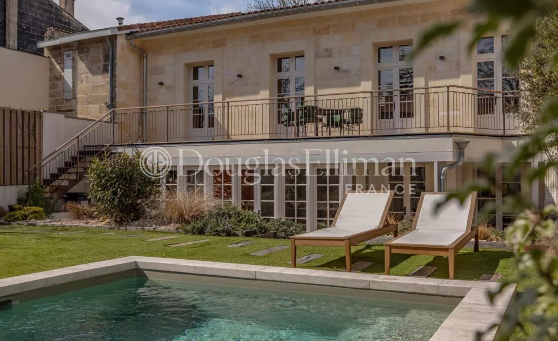 BORDEAUX – Maison familiale avec jardin et piscine à Caudéran