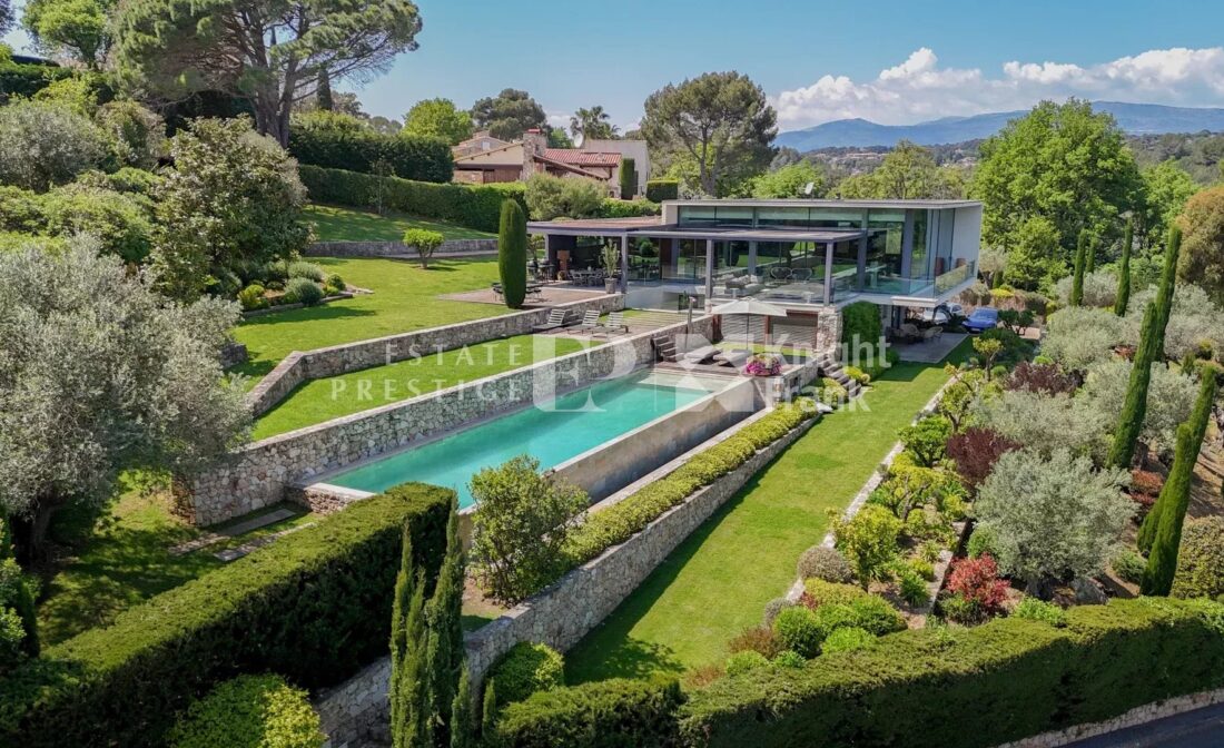 BIOT – Contemporary villa with panoramic view