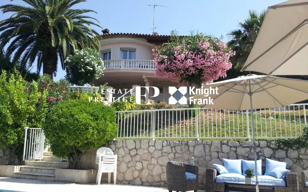 VENCE : Une jolie et spacieuse villa provençale au calme