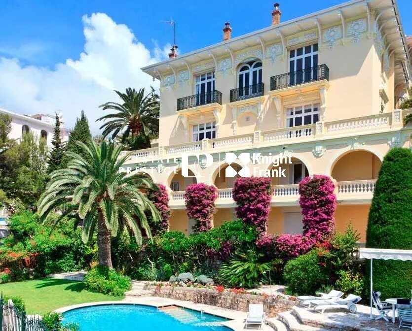 CAP D’AIL – Magnifique villa Belle Epoque pieds dans l’eau