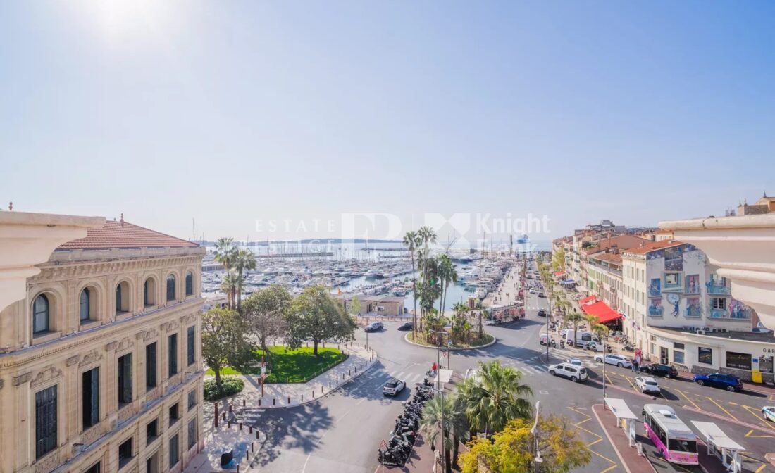 CANNES – Appartement 3 pièces avec vue panoramique sur le port de Cannes