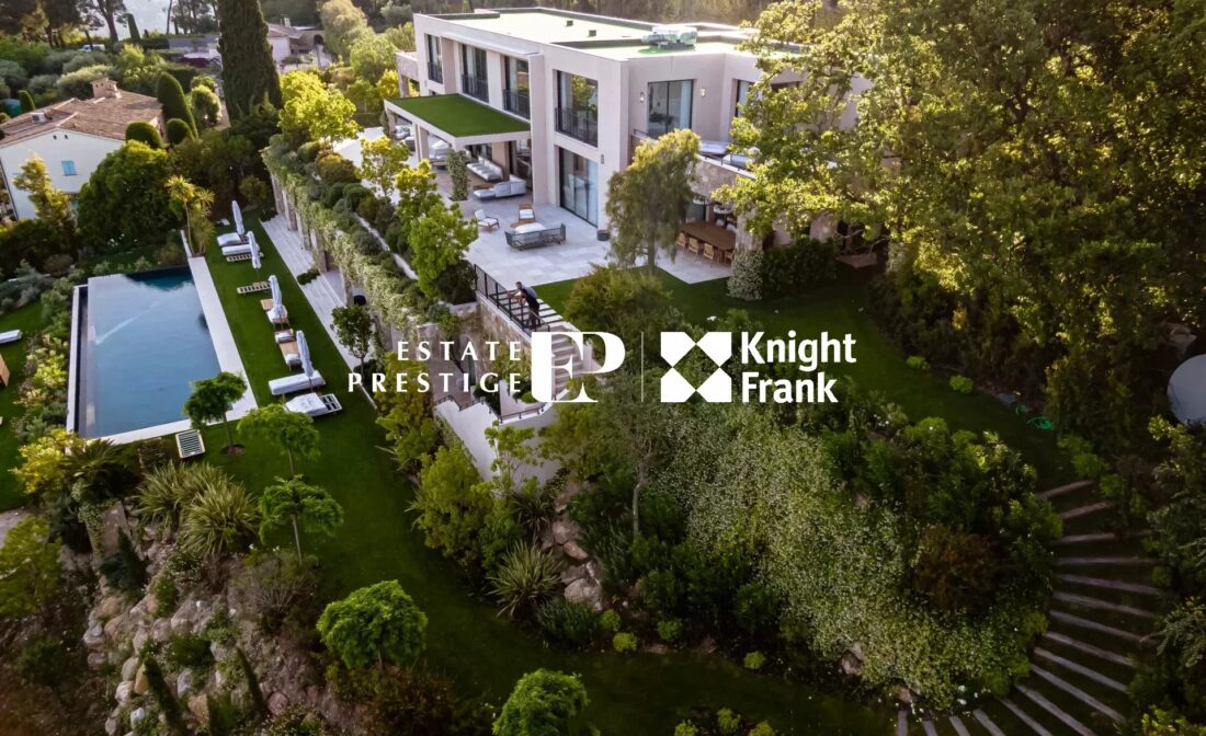MOUGINS : A stunning luxury villa with sea views