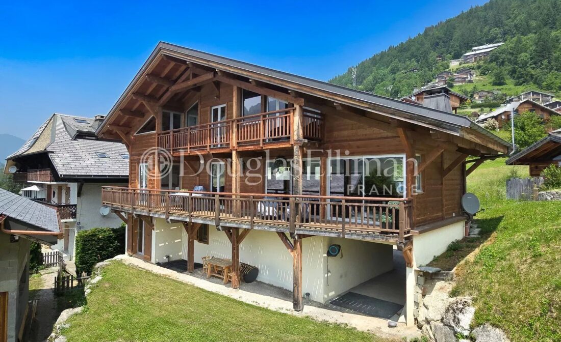 MORZINE – Chalet élégant de 5 chambres dans le centre de Morzine