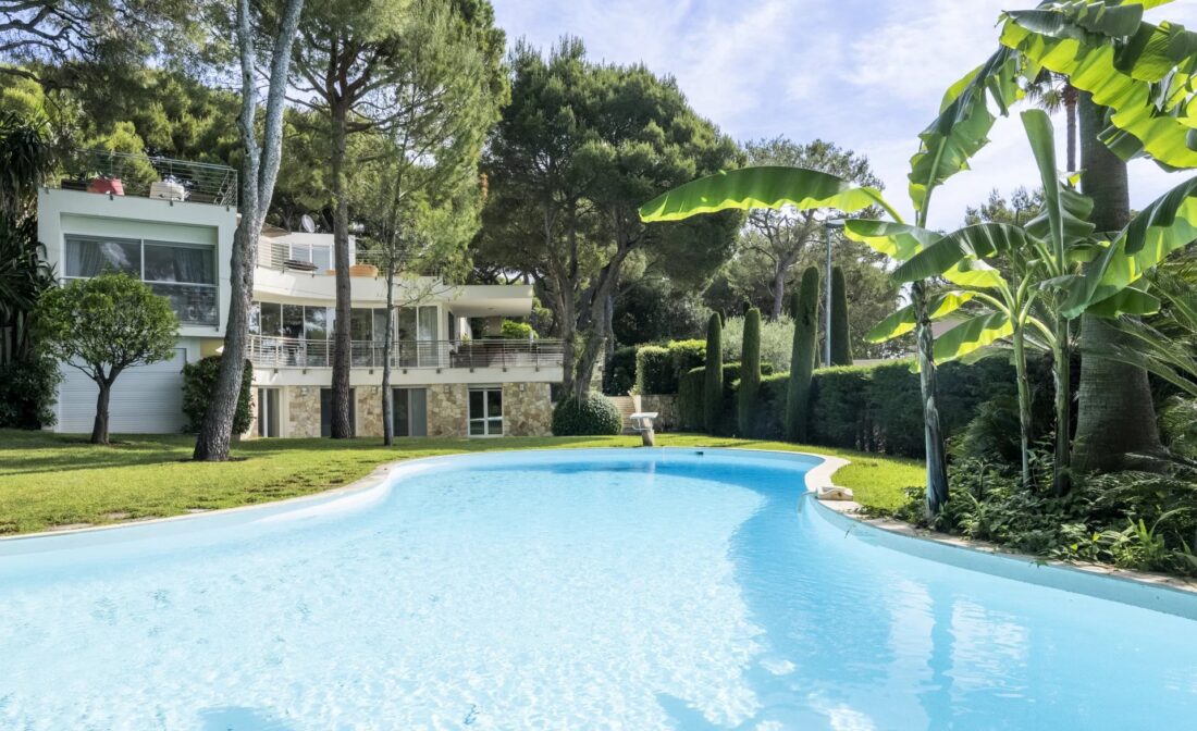 SAINT-JEAN-CAP-FERRAT – Villa contemporaine avec vue mer imprenable