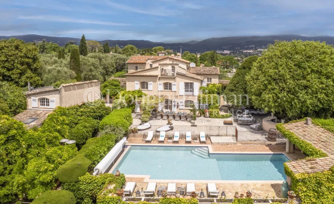 GRASSE – Magnificent Estate with Expansive Grounds, Guest Houses & Exceptional Privacy