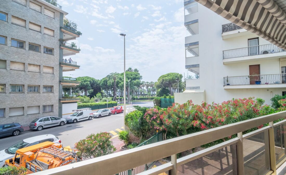 CANNES PALM BEACH – Un 3 pièces proche des plages