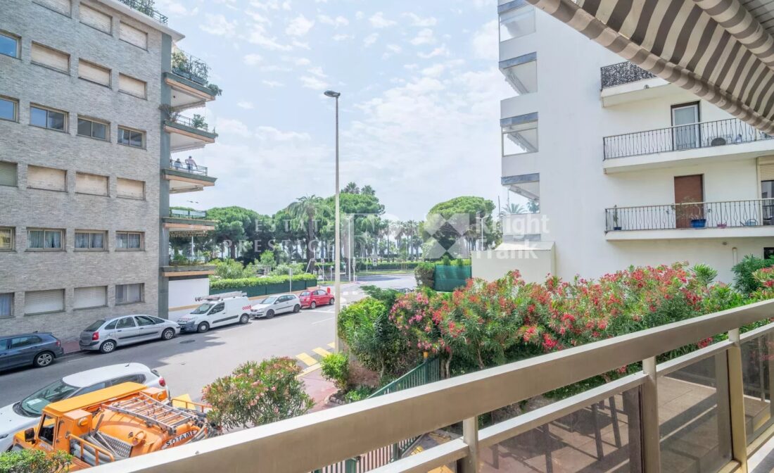 CANNES PALM BEACH – Un 3 pièces proche des plages