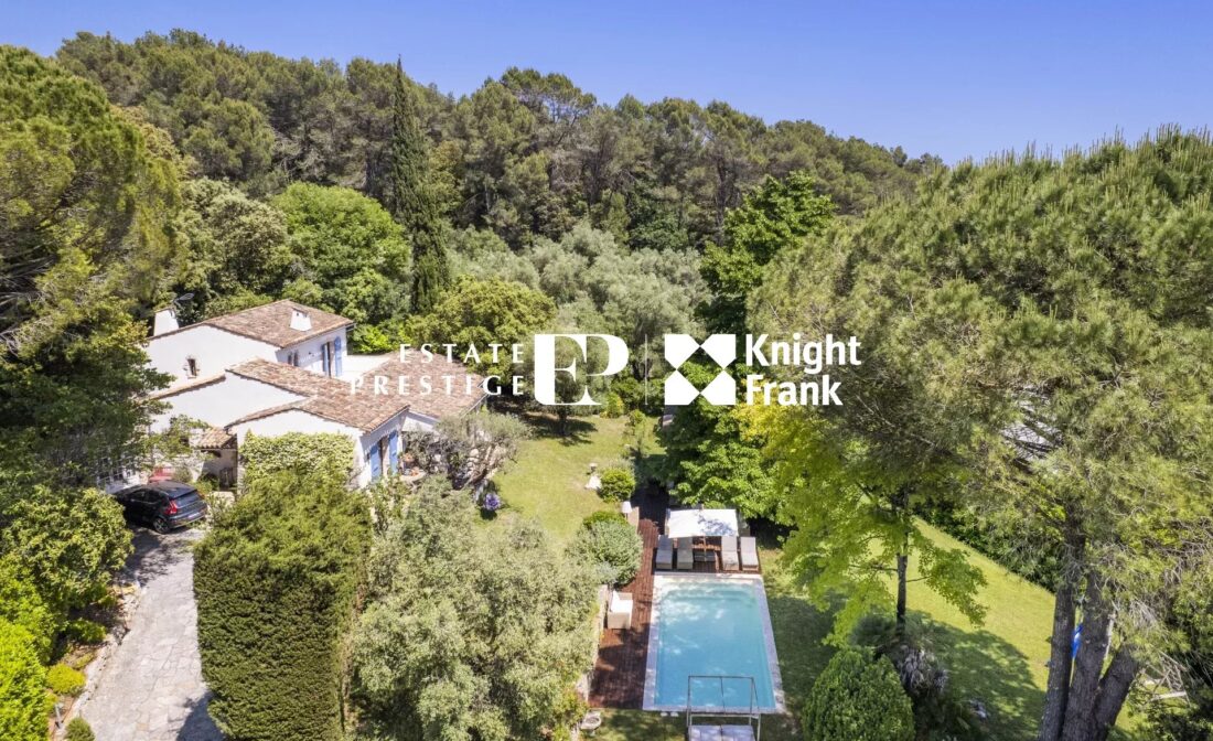 Valbonne : A Beautiful 5 bedroom Provençal Villa with Pool