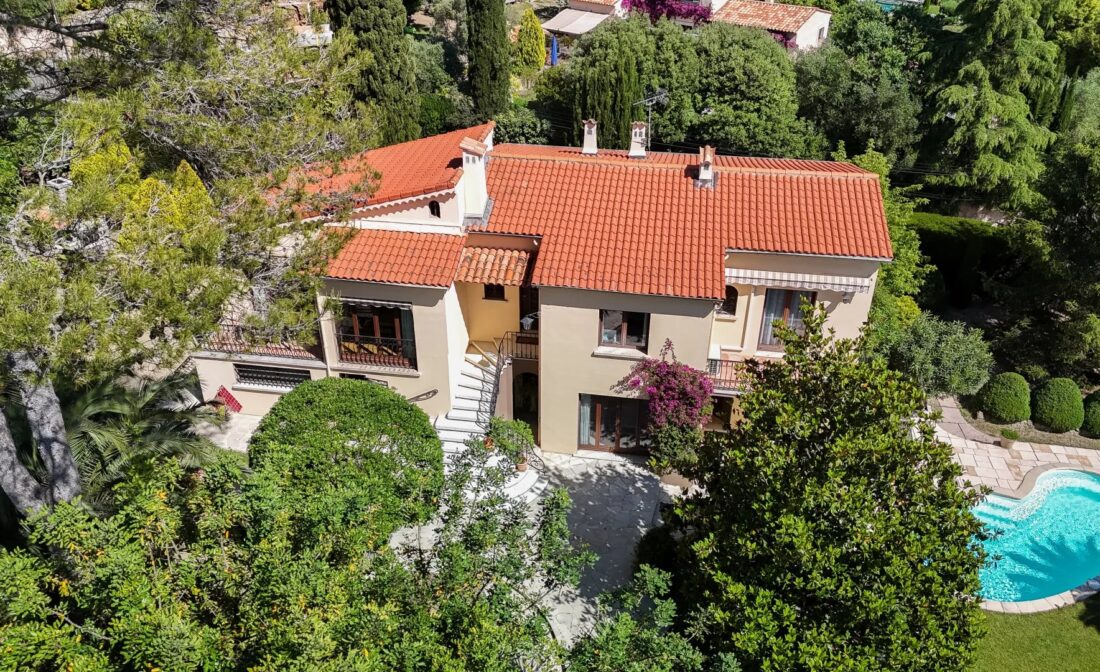EXCLUSIVITE MOUGINS – Charmante Villa Provençale avec Piscine et Deux Appartements Indépendants
