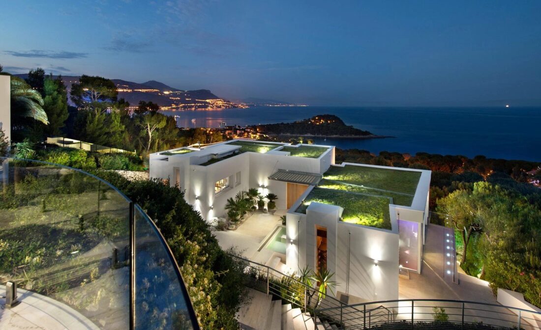 SAINT JEAN CAP FERRAT: Propriété de Luxe avec Vue Mer Exceptionnelle