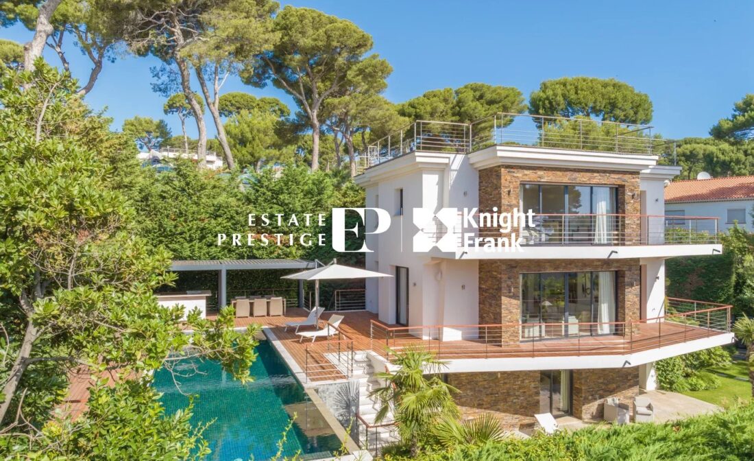 CAP D’ANTIBES – Современная вилла в нескольких шагах от пляжа Гарупа