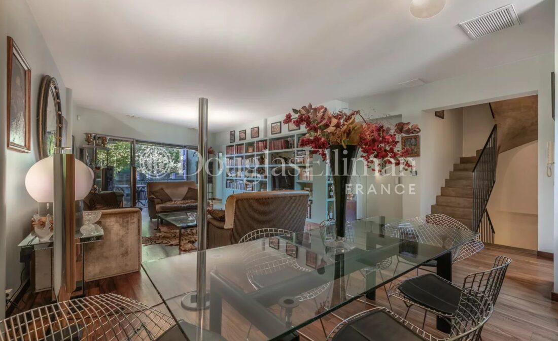 BORDEAUX SAINT SEURIN – Maison avec ascenseur, terrasses et parkings