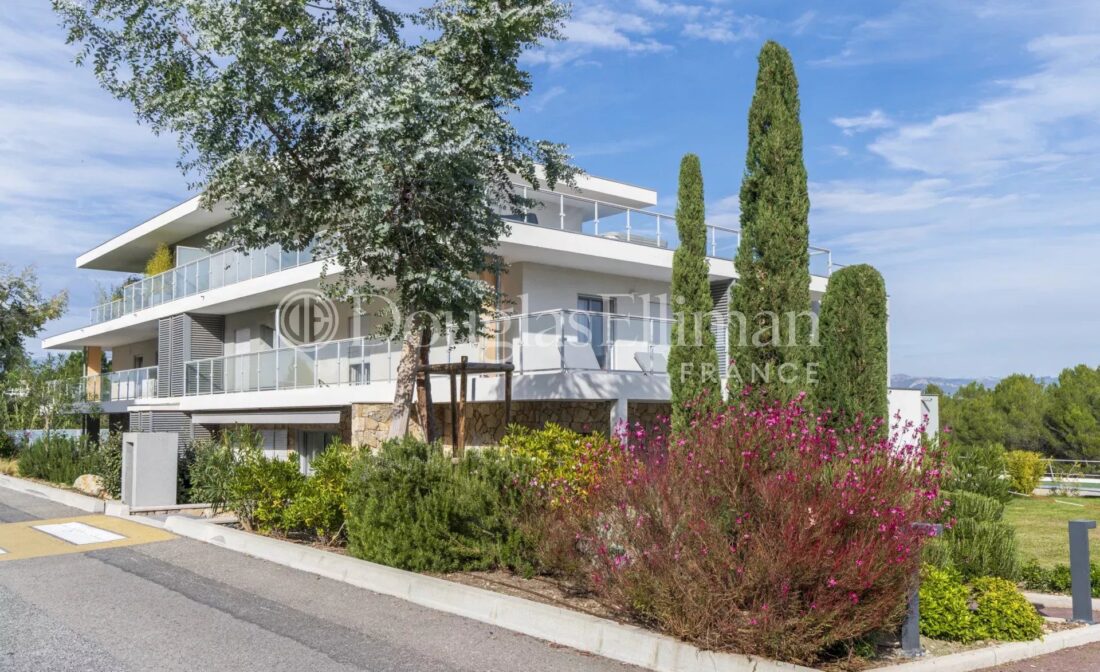 SOPHIA ANTIPOLIS – Modern new 3-Bedroom Apartment