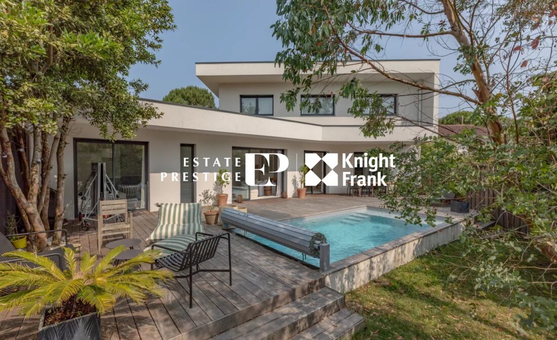 Modern Family Home with Pool in Caudéran, Bordeaux