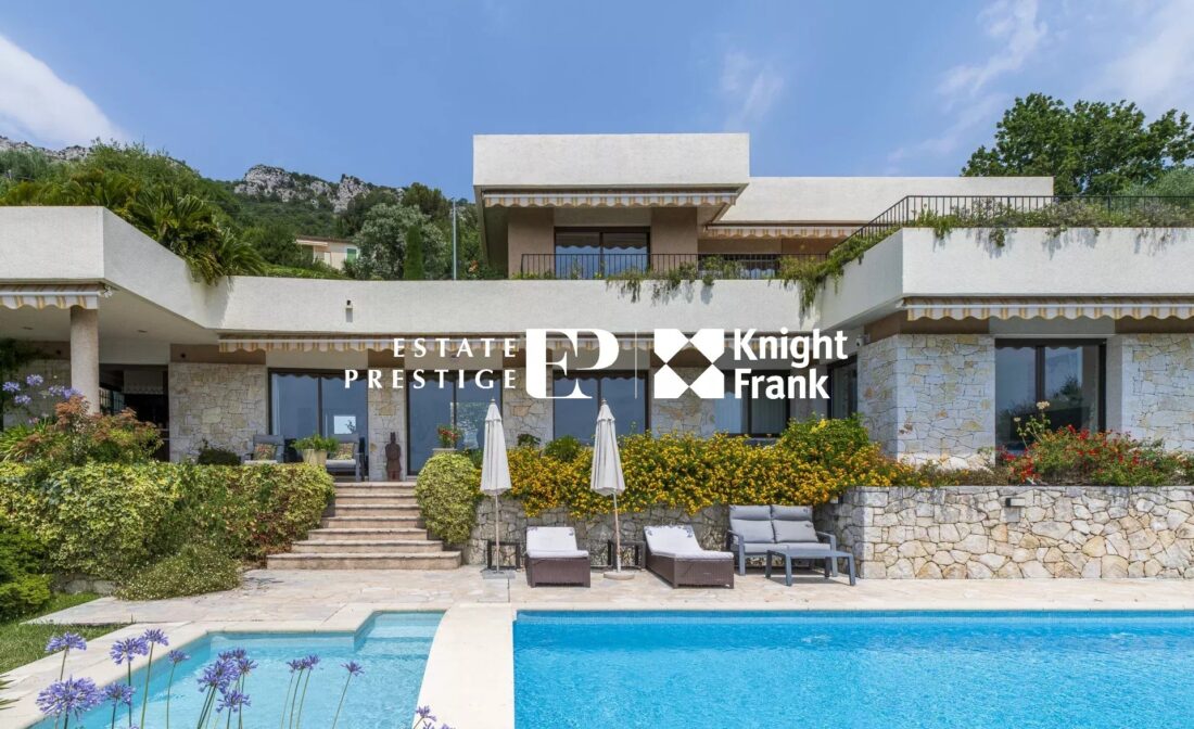 Vence – Une très belle villa contemporaine avec vue mer panoramique