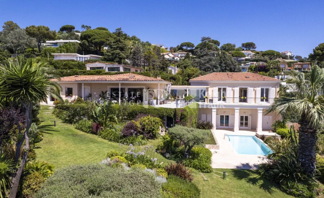 CANNES – Villa vue mer à la Croix des Gardes