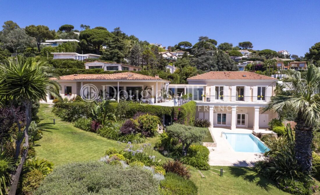CANNES – Villa sea view at the Croix des Gardes
