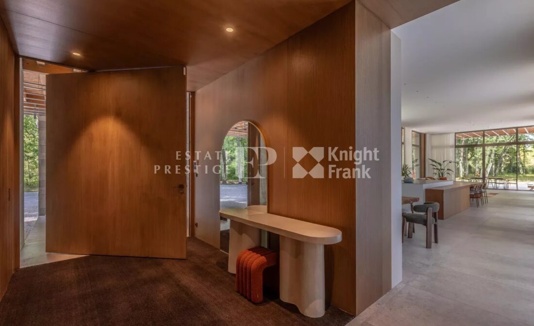 BORDEAUX – Contemporary villa 30 minutes from the center