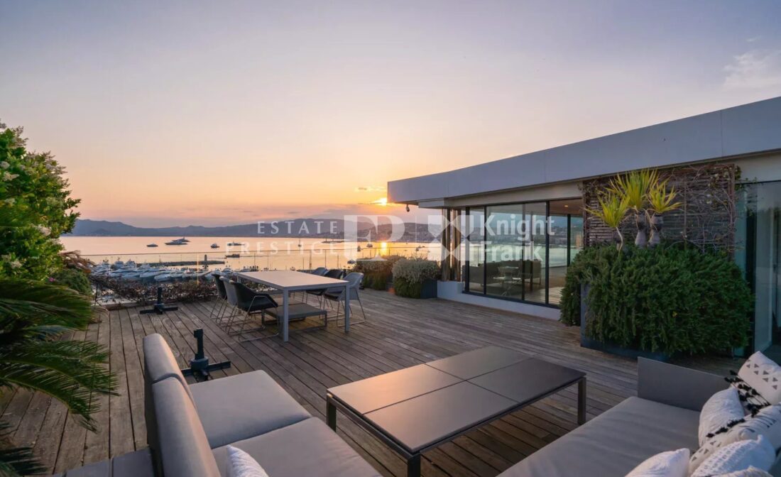 CANNES – A unique penthouse