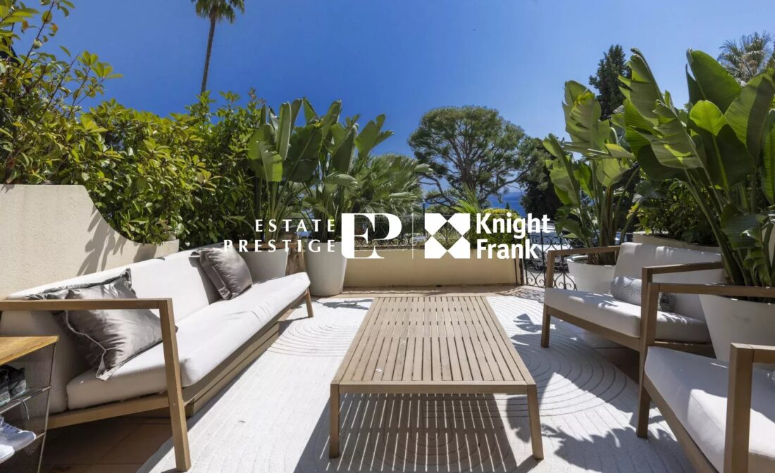 Cap D’Ail : Exceptionnel appartement, résidence avec accès privé à la plage