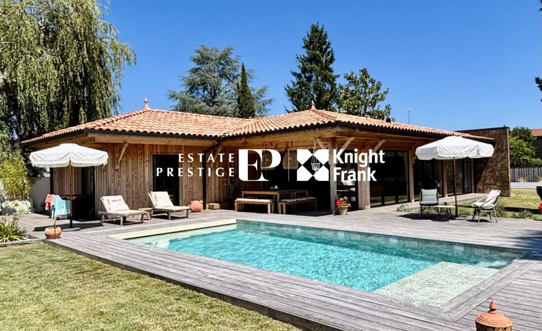 MIOS – Villa en bois de plain pied avec piscine et grange à aménager