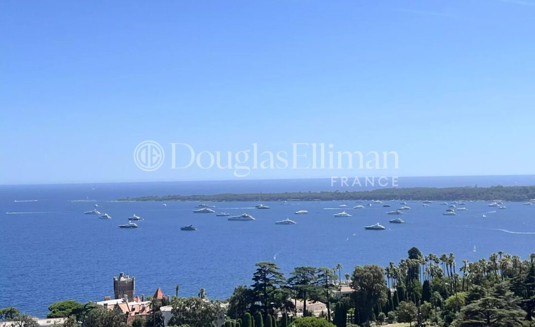 CANNES CALIFORNIE – Beautiful 2-Bedroom Apartment with Panoramic Sea View