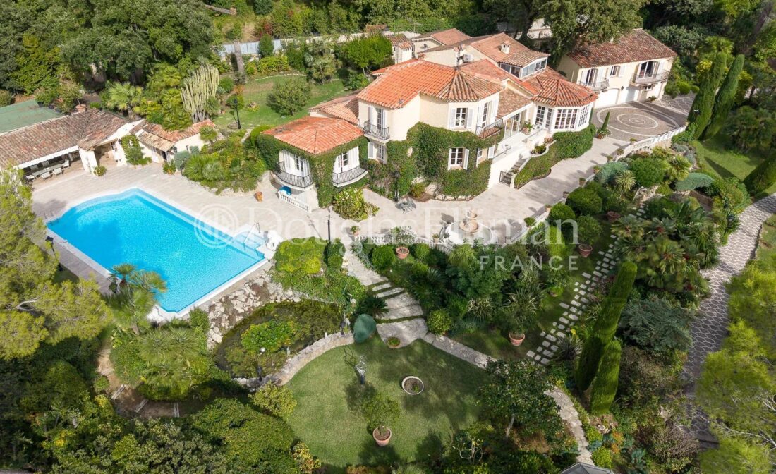 CANNES : Superbe Villa Classique avec Vue Mer