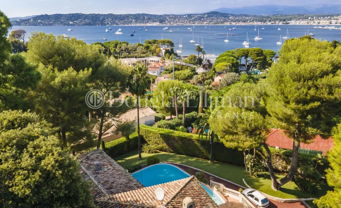 CAP D’ANTIBES – Vue mer côté