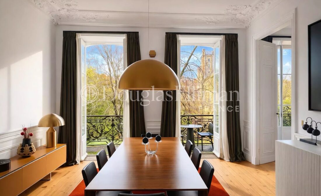 TRIANGLE D’OR – Prestigious apartment with elevator and parking