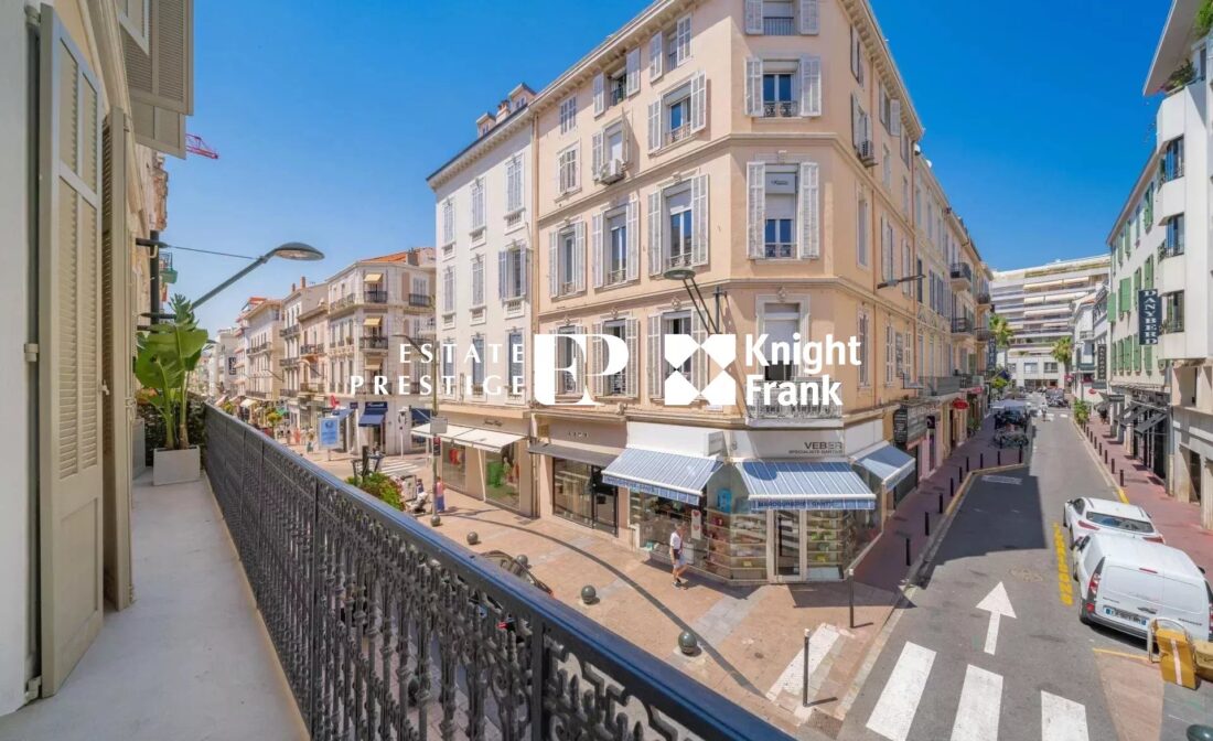 CANNES BANANE – RARE – Appartement 5 pièces dans la banane