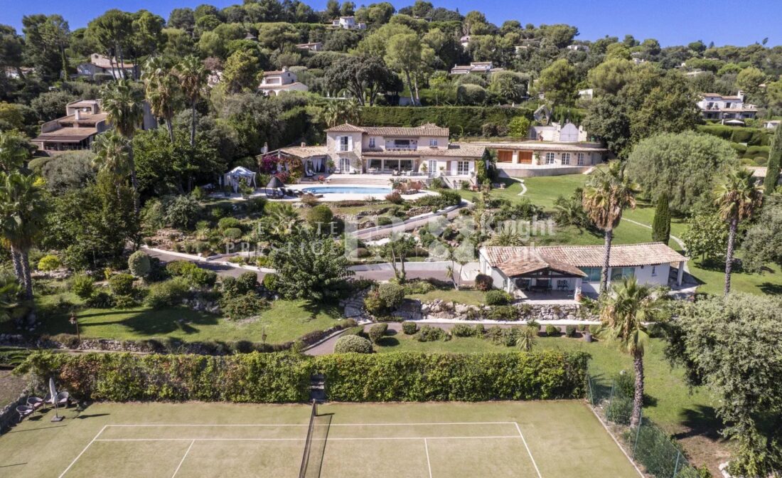 SAINT-PAUL-DE-VENCE – Villa d’Exception avec vue mer panoramique et prestations haut de gamme
